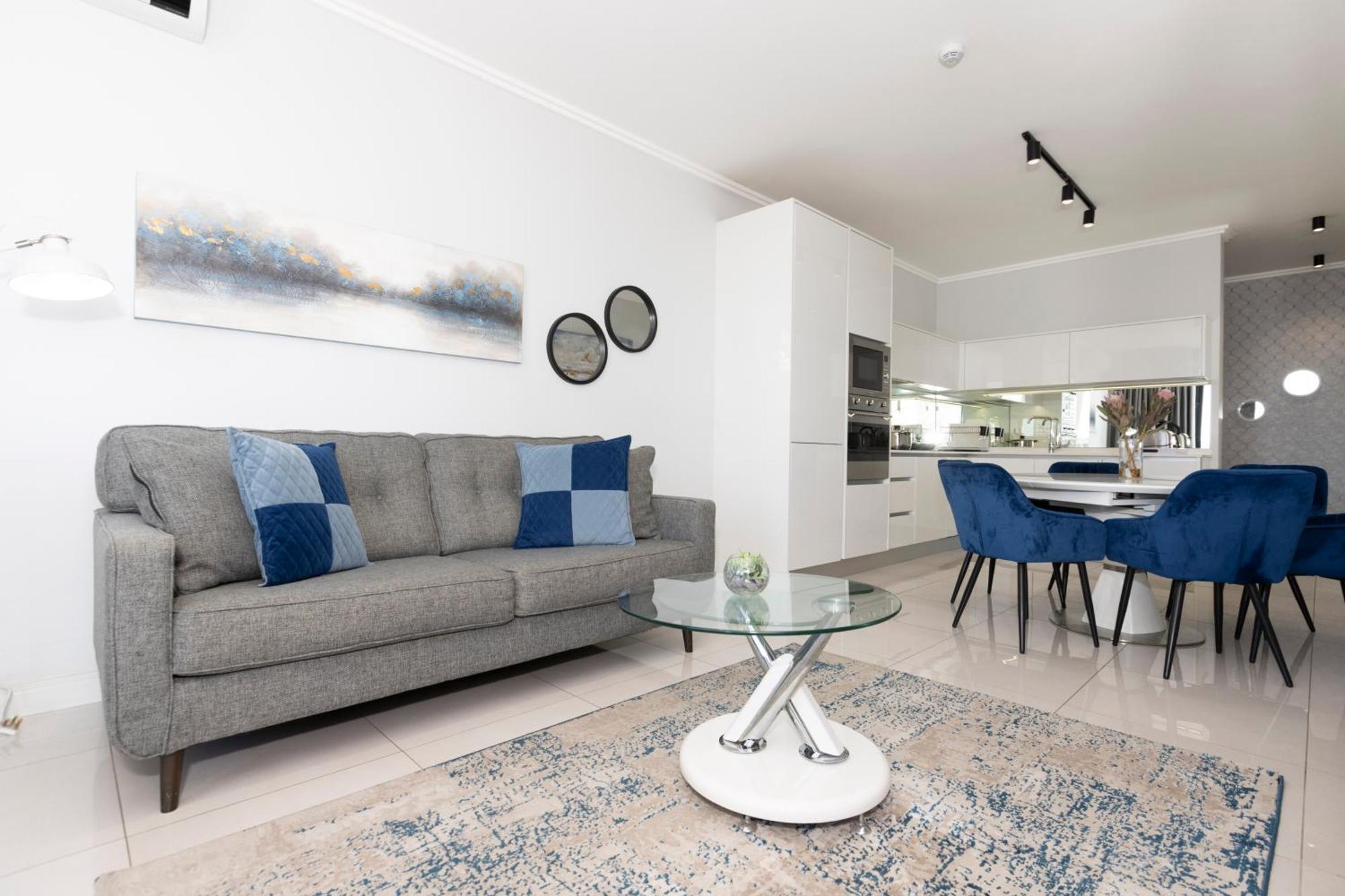 The Executive In Ellipse Waterfall Apartment
